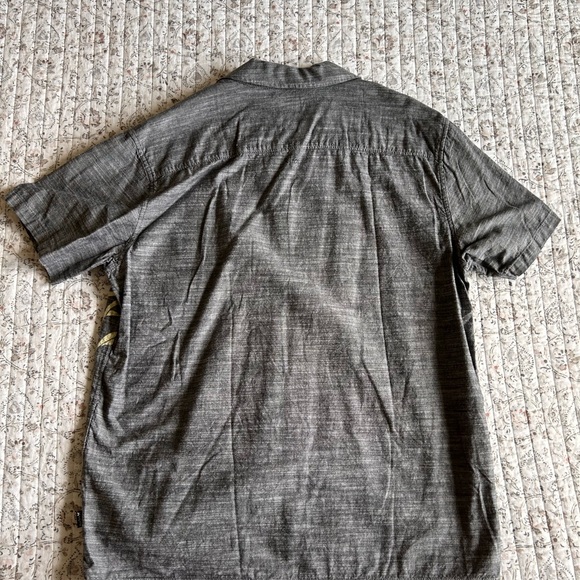 Men’s Button Down (L) / Bundle to SAVE! - Picture 3 of 3